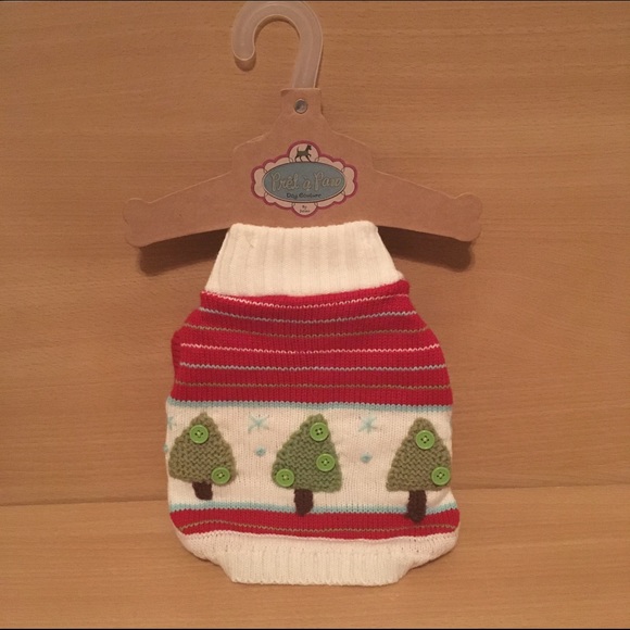NWT XS Holiday Trees Dog Sweater Pret a Paw Christmas Trees with Buttons Jabara - Picture 1 of 6